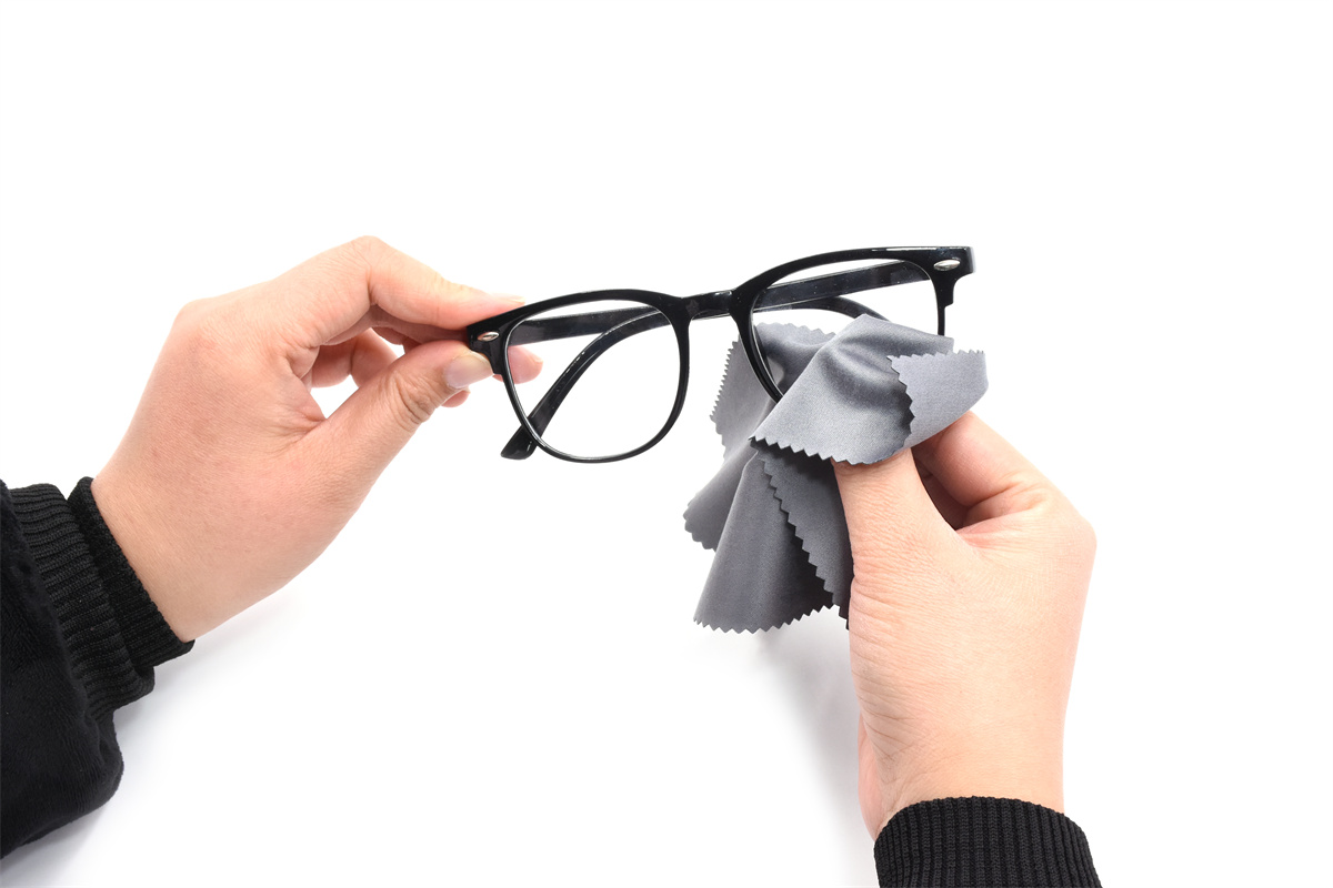 Worry-free cleaning of glasses: Uncover the cleaning magic of multifunctional eyeglass cleaning cloth