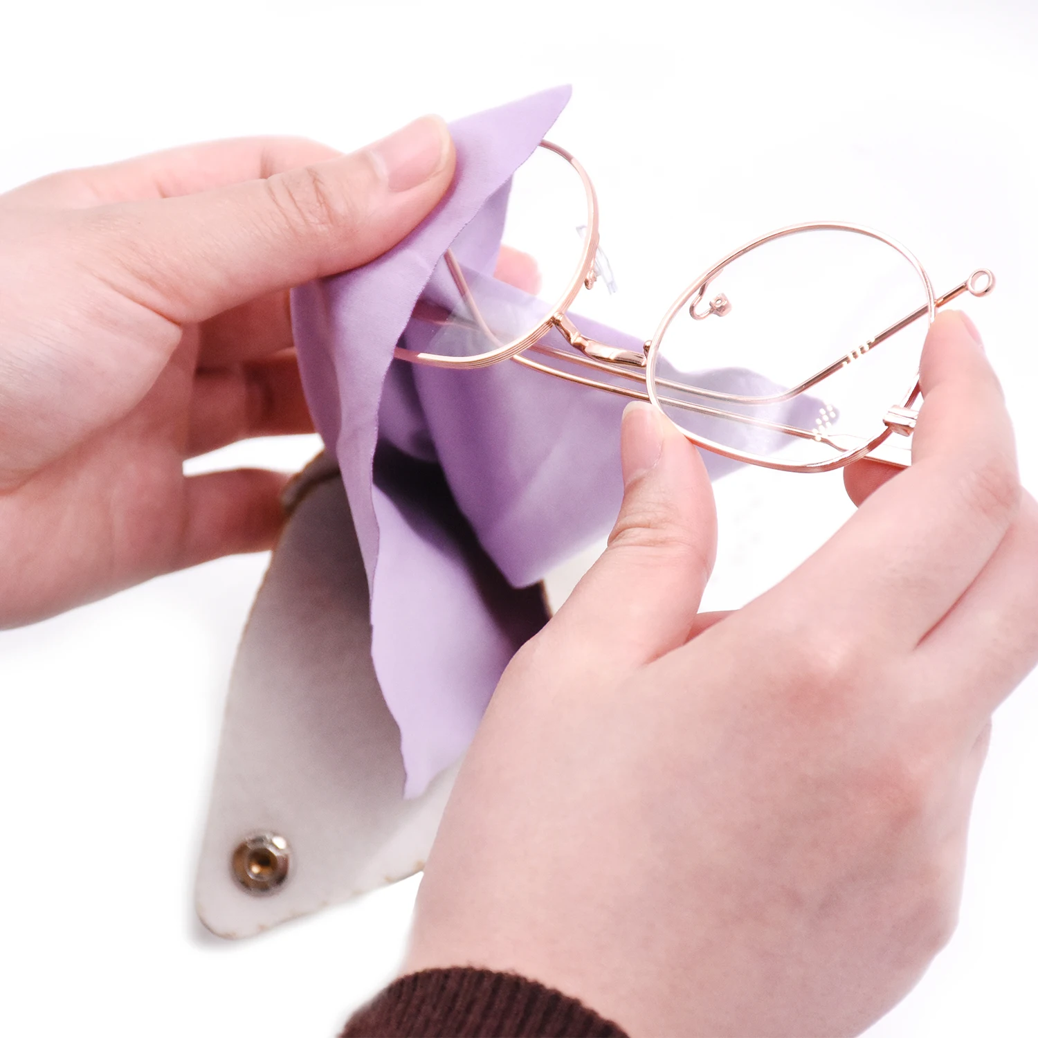 Are you still worried about dirt on your glasses? Try this cleaning cloth!